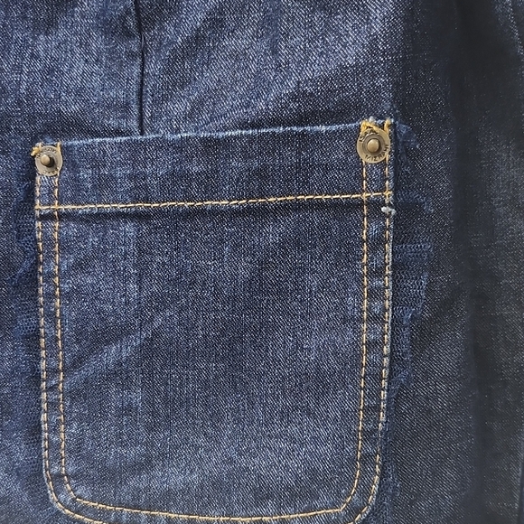 Dark Blue Blazer with Structured Tailoring and Notched Lapel - Picture 5 of 13